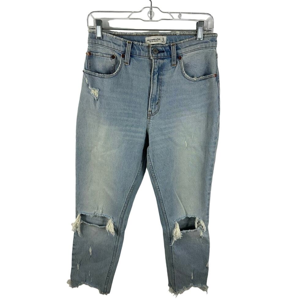 Abercrombie & Fitch High Rise Mom Jean Light Wash Size 27 / 4 Regular Distressed